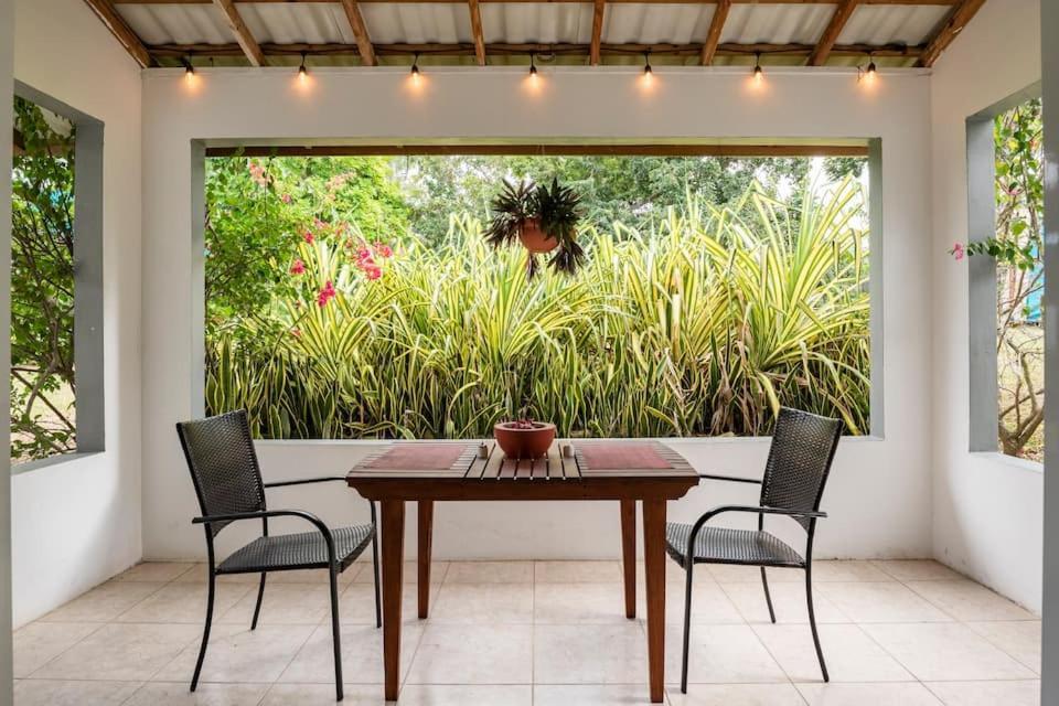 Ancella'S Garden Apartment-Beach-5Min Drive, 1 Hr Montego Bay, 25 Mins Ocho Rios, Continental Breakfast Runaway Bay Bagian luar foto