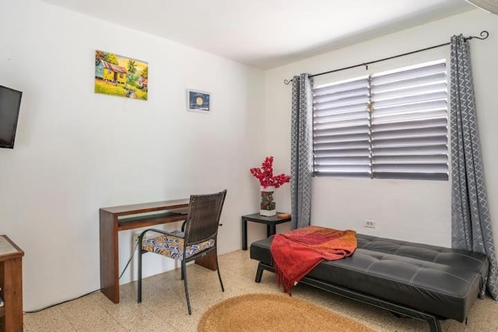 Ancella'S Garden Apartment-Beach-5Min Drive, 1 Hr Montego Bay, 25 Mins Ocho Rios, Continental Breakfast Runaway Bay Bagian luar foto