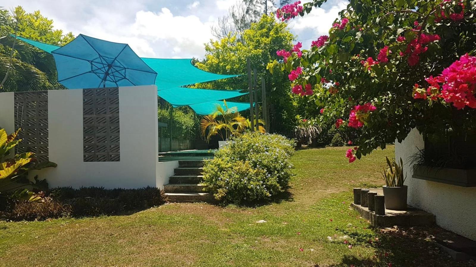Ancella'S Garden Apartment-Beach-5Min Drive, 1 Hr Montego Bay, 25 Mins Ocho Rios, Continental Breakfast Runaway Bay Bagian luar foto