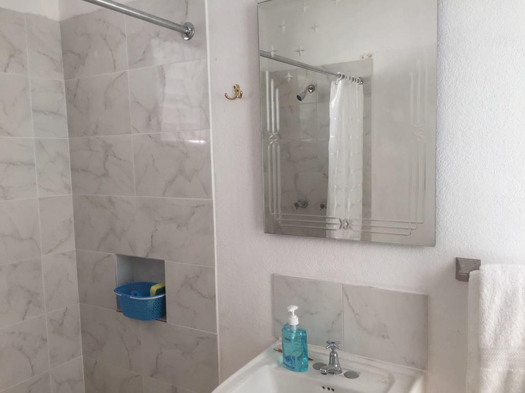 Ancella'S Garden Apartment-Beach-5Min Drive, 1 Hr Montego Bay, 25 Mins Ocho Rios, Continental Breakfast Runaway Bay Bagian luar foto